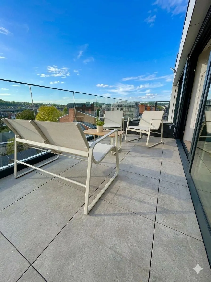 Terrasse avec vue sur Liège, coworking Chez EdGare